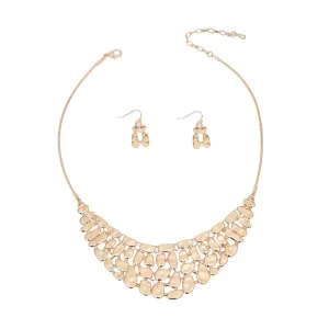 Fashion Jewelry: Gold Pebble Necklace Set to Complete Your Look