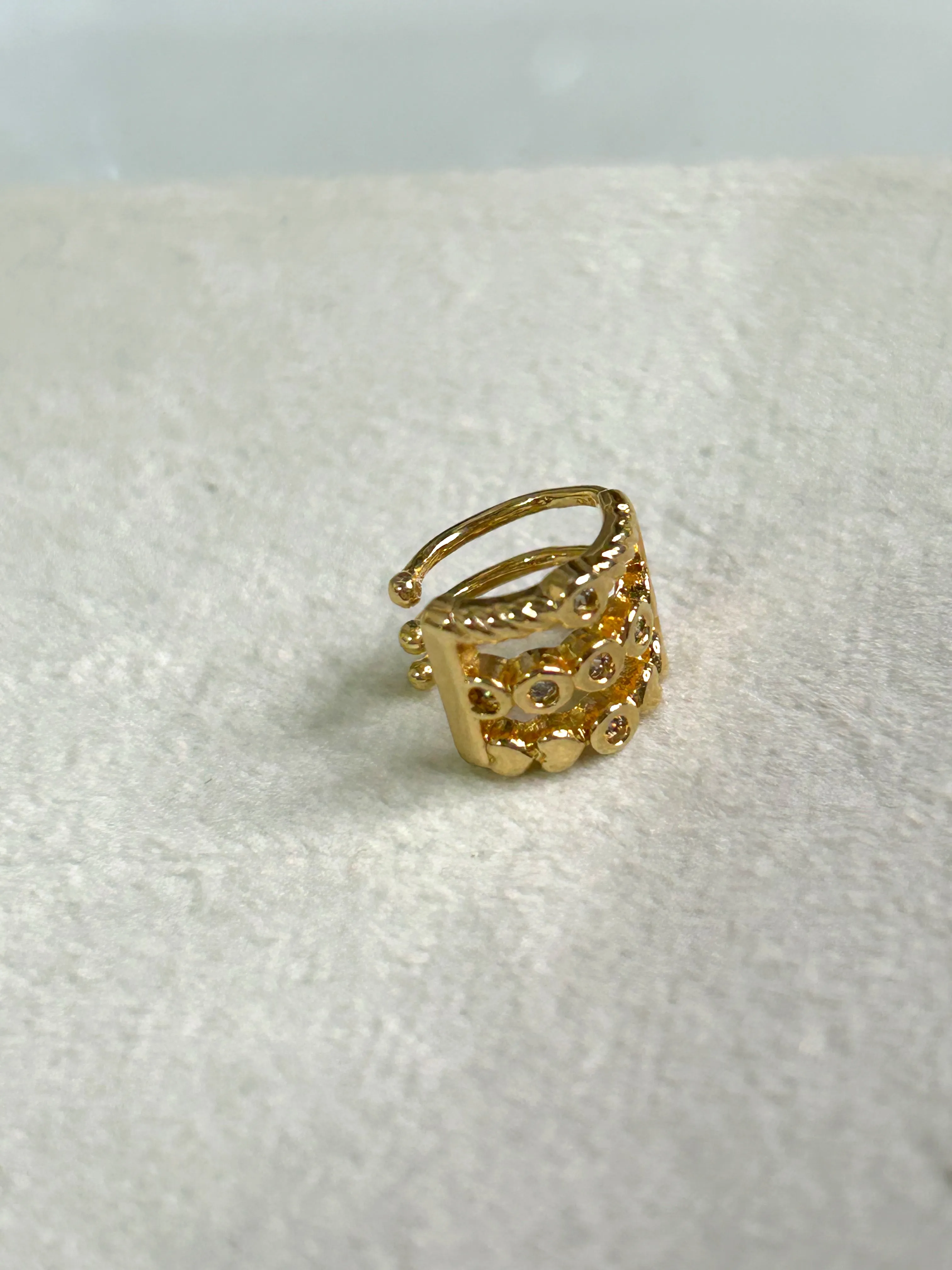 Zirconia dots Earcuff